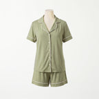 Pijama Cactus Mist - conjunto blusa manga corta y short en verde salvia con festón crema