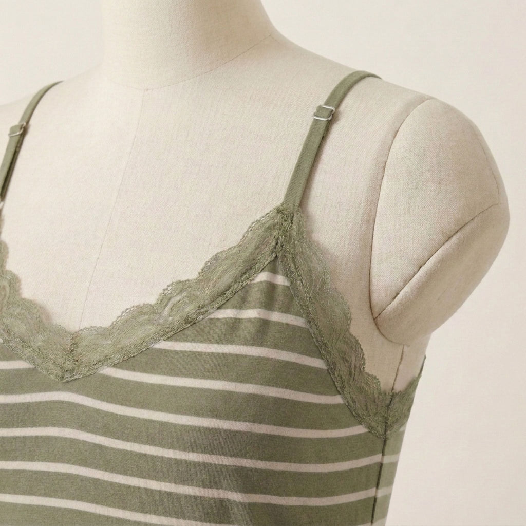 Olive Whisper - detalle encaje escote