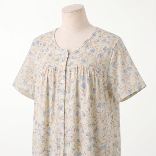 Bata Campanilla, torso: cuello redondo, tapeta y canesú fruncido