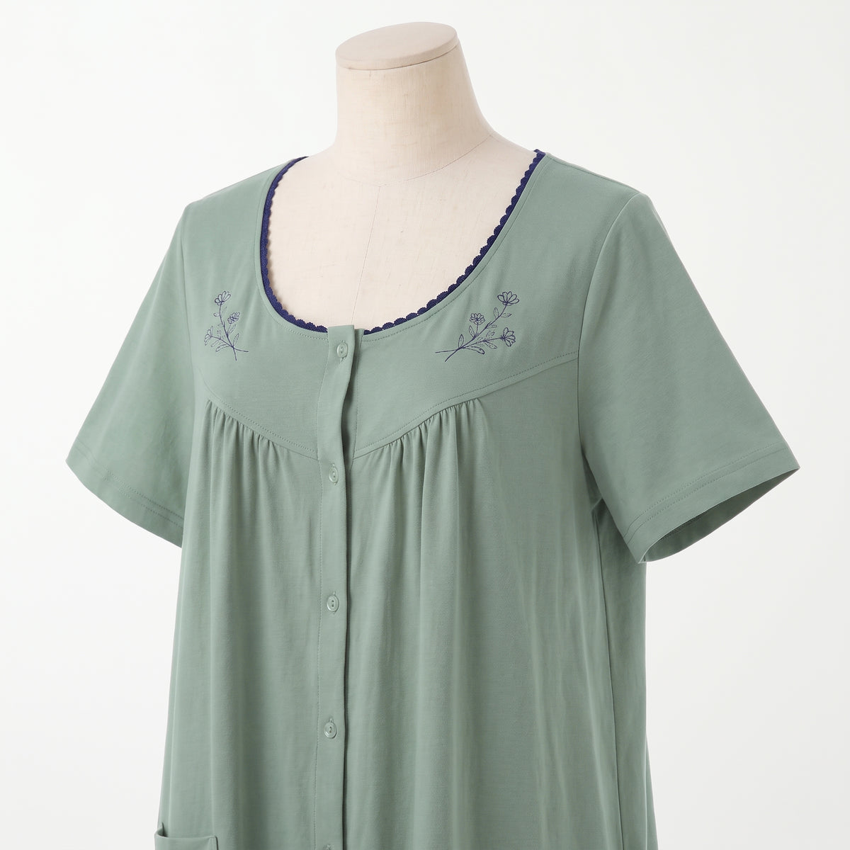Bata Sauce, torso: escote en U con ondita trenzada azul marino