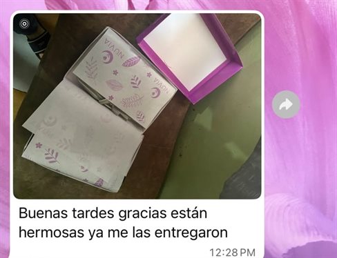 Clienta comparte foto de sus cajas Nuvia con papel seda: gracias, están hermosas, ya me las entregaron